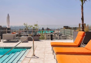 Modern Stylish 2 Bedroom Home Close to Americana