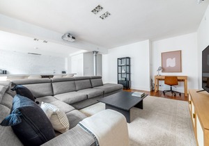 Modern Trendy Clerkenwell 2BR, nr. Barbican, by Blueground