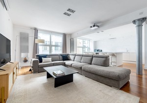 Modern Trendy Clerkenwell 2BR, nr. Barbican, by Blueground
