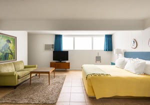 Monkey Tree Hotel 2 by AvantStay | Stylish Hotel in Palm Springs w/Pool!