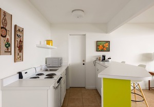 Monkey Tree Hotel 2 by AvantStay | Stylish Hotel in Palm Springs w/Pool!