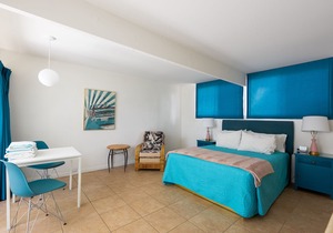 Monkey Tree Hotel 3 by AvantStay | Stylish Hotel in Palm Springs w/Pool!