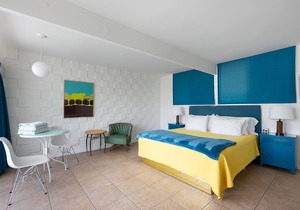 Monkey Tree Hotel 7 by AvantStay | Stylish Hotel in Palm Springs w/Pool!