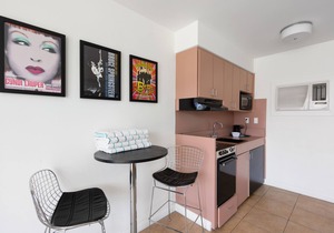 Monkey Tree Hotel 8 by AvantStay | Stylish Hotel in Palm Springs w/Pool!