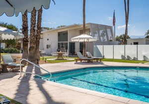 Monkey Tree Hotel 14