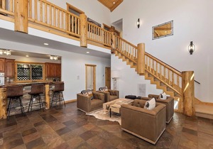 Mountain Chic by Destination Big Bear : Gorgeous Log Home Located in Castle Glen Estates! Game Room! Lake Views!
