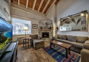 Newly Remodeled 1 Bed and Loft at Lakeland Village