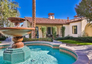 Newly Remodeled Single Story Townhome, Spanish Fountain View, Pet Friendly! - Ground Floor (H90)