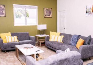 NEWLY RENOVATED BEAUTIFUL 2-BEDROOM HOME WITH EVERYTHING! (p43)