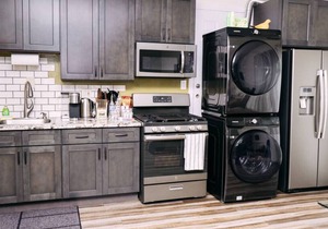 NEWLY RENOVATED BEAUTIFUL 2-BEDROOM HOME WITH EVERYTHING! (p43)