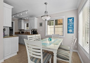 Newport Beach 1 bedroom, 1 bath + Sleeper Sofa Bed - Home/Beach/Garage/Patio