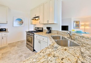 Oceanfront condo across street from beach with amazing views & walkable location