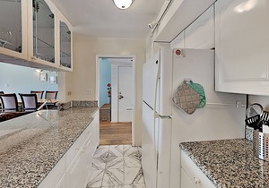 Oceanfront Silicon Beach Retreat w/ Private Balcony: Near LAX Airport