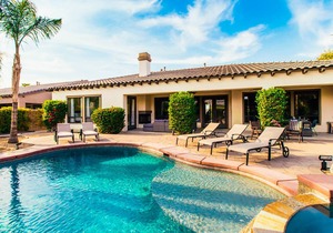 Palisades by AvantStay Palm Tree Oasis Pool & Outdoor Lounge