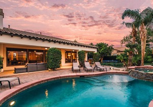 Palisades by AvantStay Palm Tree Oasis Pool & Outdoor Lounge