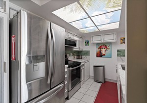 Palm Springs Charming Ground Floor Condo by the pool
