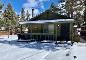 Paradise Pines - FREE Bike/Kayak Rental! - 2BR/1BA/WiFi/Netflix/Fenced yard