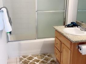 Pasadena Room with private bathroom
