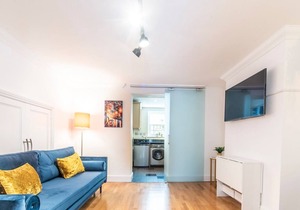 Pass The Keys | Stylish Apartment Minutes From Richmond Station