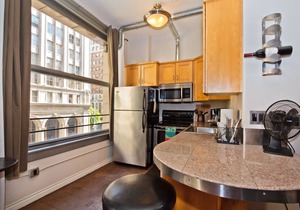 Perfect DTLA Loft! Come live like a local.