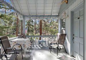 Pinglewood Cabin in Fawnskin at Big Bear