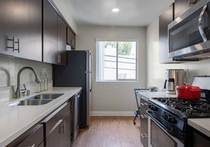 Premium Brentwood 1BR w/Pool, walk to San Vicente Blvd., by Blueground