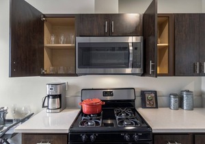Premium Brentwood 1BR w/Pool, walk to San Vicente Blvd., by Blueground