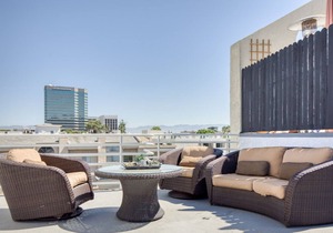 Premium Sherman Oaks 1BR near Ventura Blvd shops, TJ + WF, by Blueground