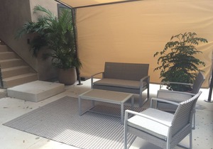 Private entrance 1 bedroom flat close to the beach in a quiet neighborhood