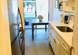 Private patio w/work space entire 2bd/2ba in West LA, SMC,UCLA Santa Monica adj
