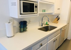Private patio w/work space entire 2bd/2ba in West LA, SMC,UCLA Santa Monica adj
