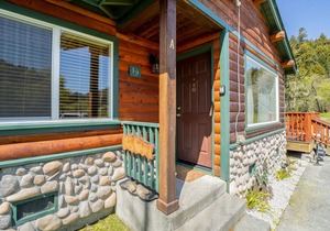 Quaint Retreat Near Town w/ Gas Grill, Deck & Free WiFi - State Parks Nearby