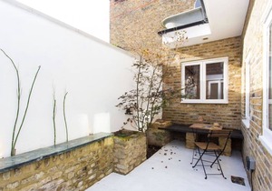 Quiet Queen's Park Courtyard Flat