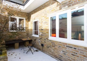 Quiet Queen's Park Courtyard Flat