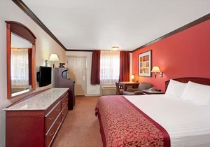 Ramada by Wyndham Pasadena