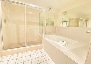 Relax and Recharge! Free Onsite Parking, Near Hermosa Beach Pier