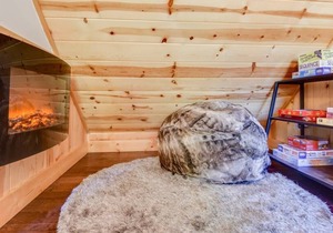 Relaxing Tahoma Cabin with High End Hot Tub