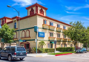 Rodeway Inn & Suites - Pasadena