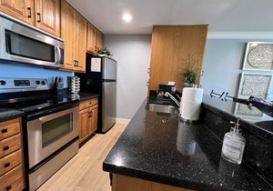 ❤ Romantic Ocean Views-On the Strand-Pool/Spa/Gym-Remodeled-Air Conditioning ❤