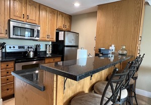 ❤ Romantic Ocean Views-On the Strand-Pool/Spa/Gym-Remodeled-Air Conditioning ❤