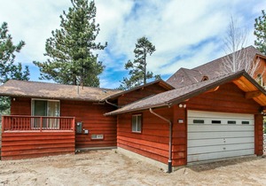 Rustic Vintage Lakefront 4BR/3BA/WiFi/Game Room/Lake Views