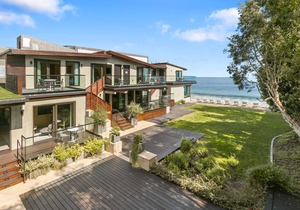 SA Beach Suites #8 - Luxury Suite with Amazing Ocean Views for 4