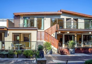 SA Beach Suites #8 - Luxury Suite with Amazing Ocean Views for 4