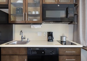 Say Hi to Mickey! Unit with Full Kitchen Close to Disneyland, Pool!