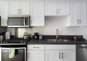 Sleek and Central Studio in Old Town Pasadena