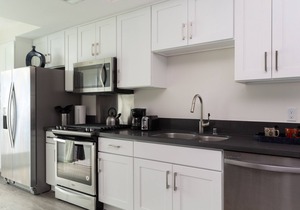 Sleek and Central Studio in Old Town Pasadena