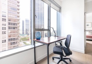 Sleek Downtown 1BR w/Gym, near Metro Center, by Blueground (#LAX370)