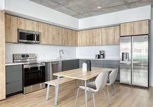 Sleek Downtown 1BR w/Pool, Gym & W/D near Staples Center, by Blueground (LAX 542)