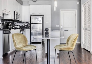 Sleek Downtown 1BR w/ Pool, W/D & Gym, near Broad Museum, by Blueground