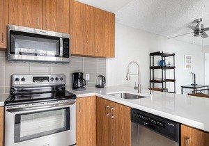Sleek Redondo Beach 1BR w/Pool, Gym, 1 block from beach, by Blueground